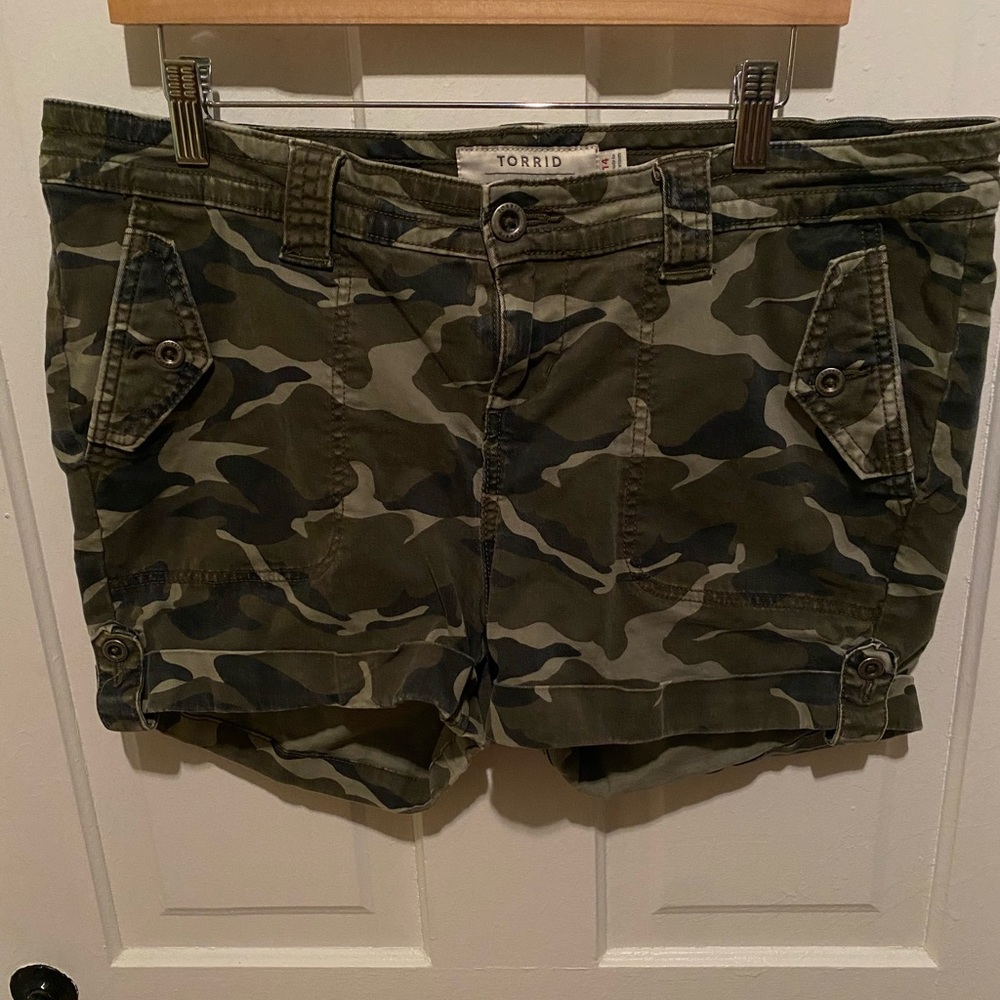 Torrid military stretch twill camouflage shorts